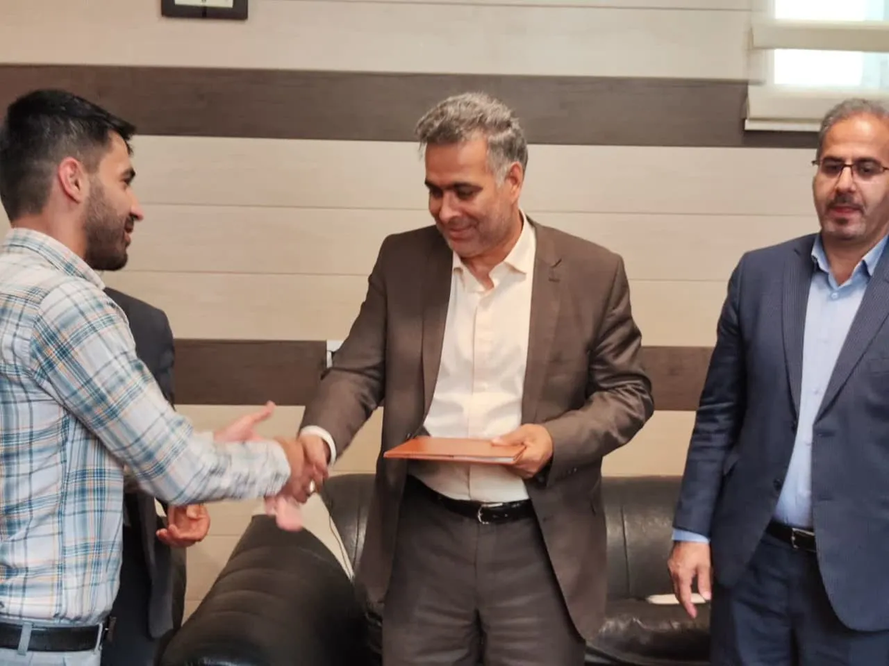 مدیرعامل شرکت آب و فاضلاب استان با مدیر ستاد اقامه نماز استان ایلام دیدار کرد