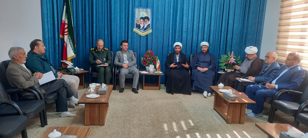 برگزاری جلسه شورای اقامه نماز مشترک تخت سلیمان و تکاب با تأکید بر توسعه فرهنگ نماز