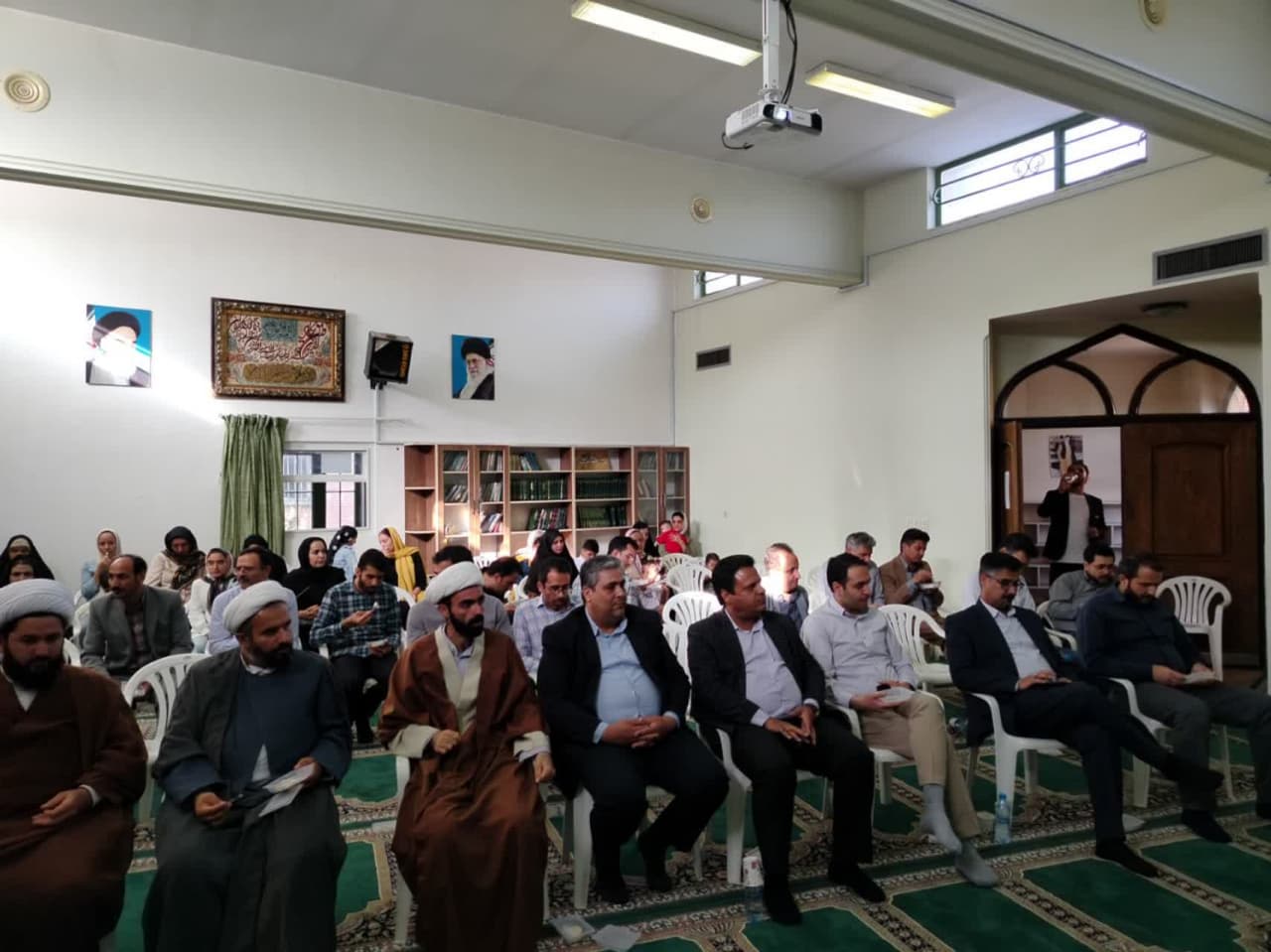 نشست تخصصی نماز ویژه کارکنان اداره کل بنیاد مستضعفان