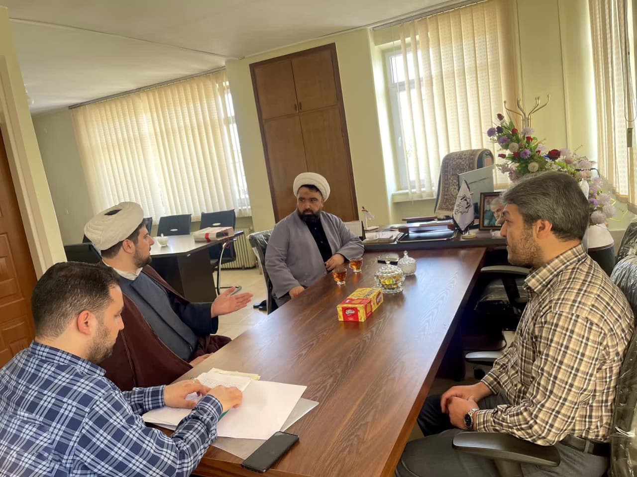 دیدار مسئولین اداره کل انتقال خون آذربایجان غربی با مدیر ستاد اقامه نماز در راستای پیشبرد هرچه بهتر فعالیت های اقامه نماز دستگاه