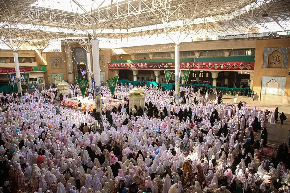 جشن تکلیف ۵ هزار نفری دختران سراسر کشور در حرم مطهر بانوی کرامت