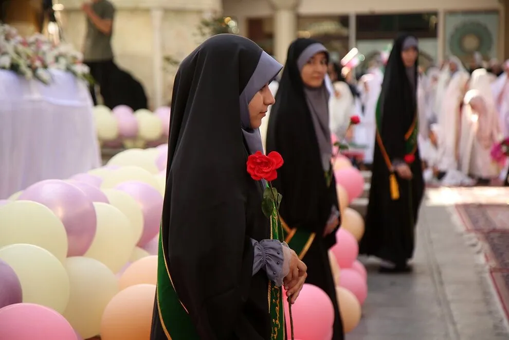 جشن تکلیف ۵ هزار نفری دختران سراسر کشور در حرم مطهر بانوی کرامت