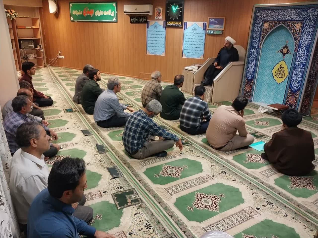 نشست تخصصی توسعه وترویج فرهنگ نمازویژه کارکنان صنعت معدن وتجارت
