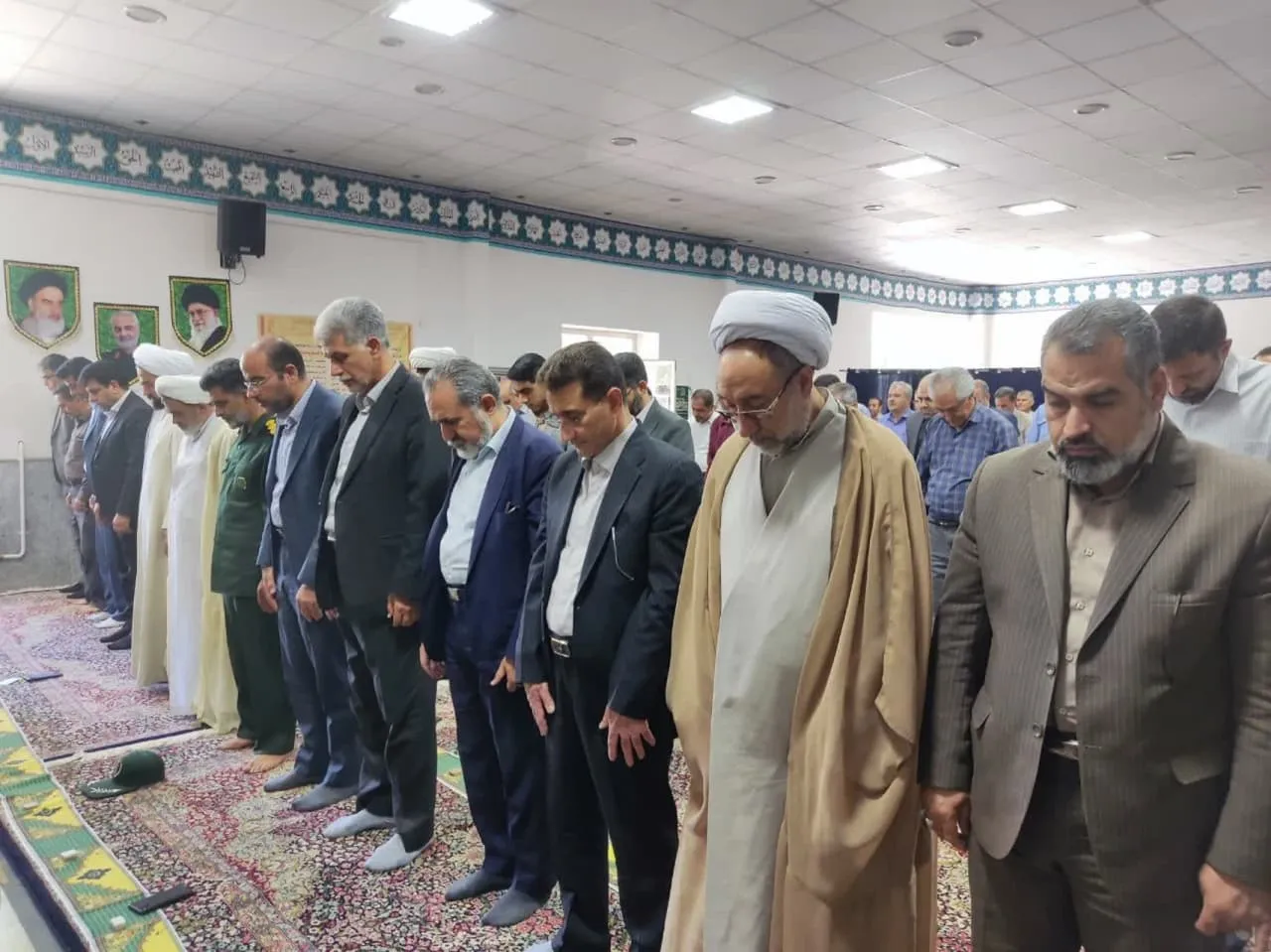 اقامه نماز وحدت بخش مدیران استان کرمان