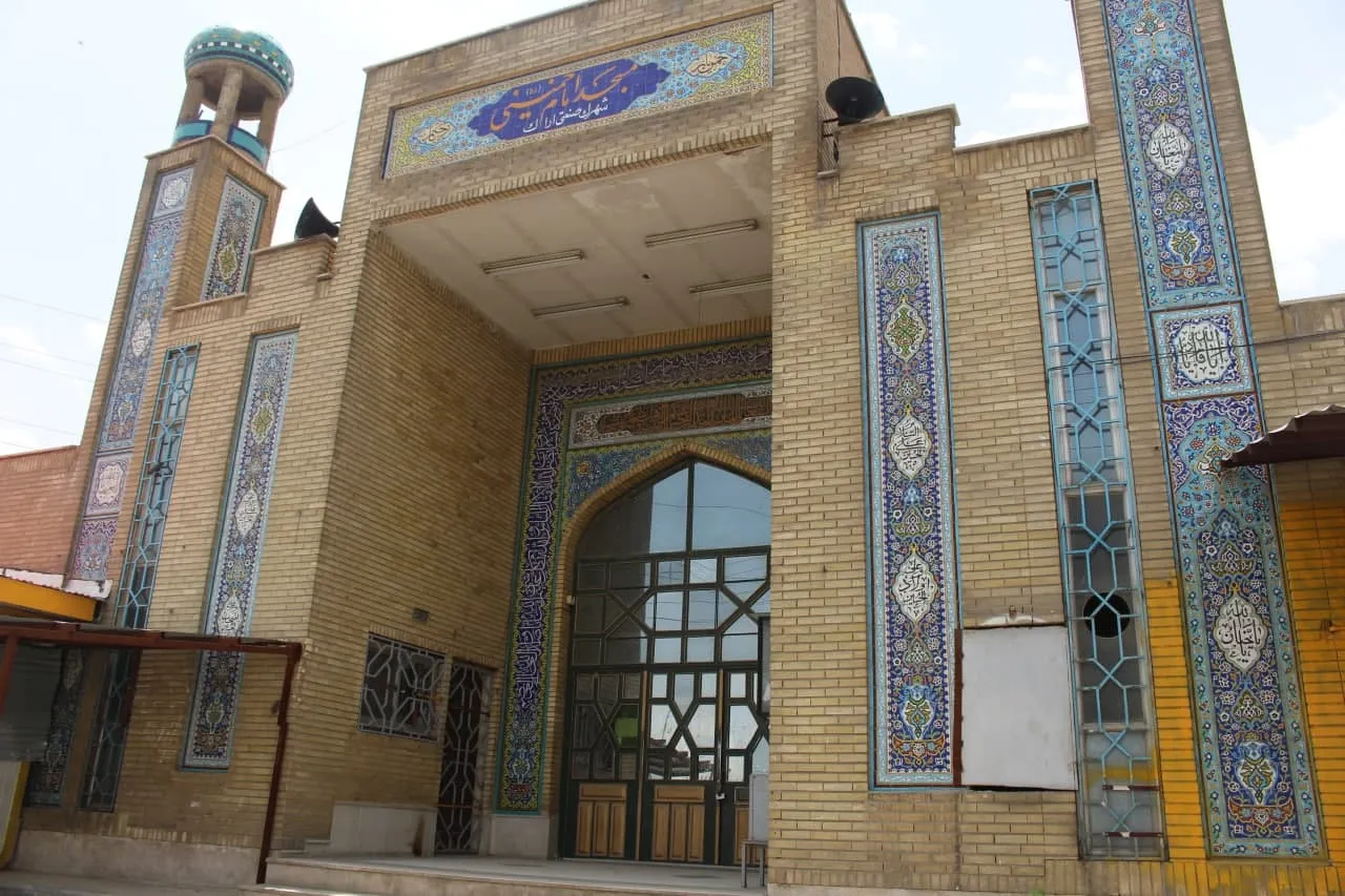 مدیر ستاد اقامه نماز استان مرکزی با صدا و سیمای استان در خصوص اهمیت مسجد گفتگو کرد