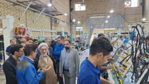 از واحد تولیدی "الکترونیک خودرو شرق" با حضور مدیر ستاد اقامه نماز استان بازدید شد