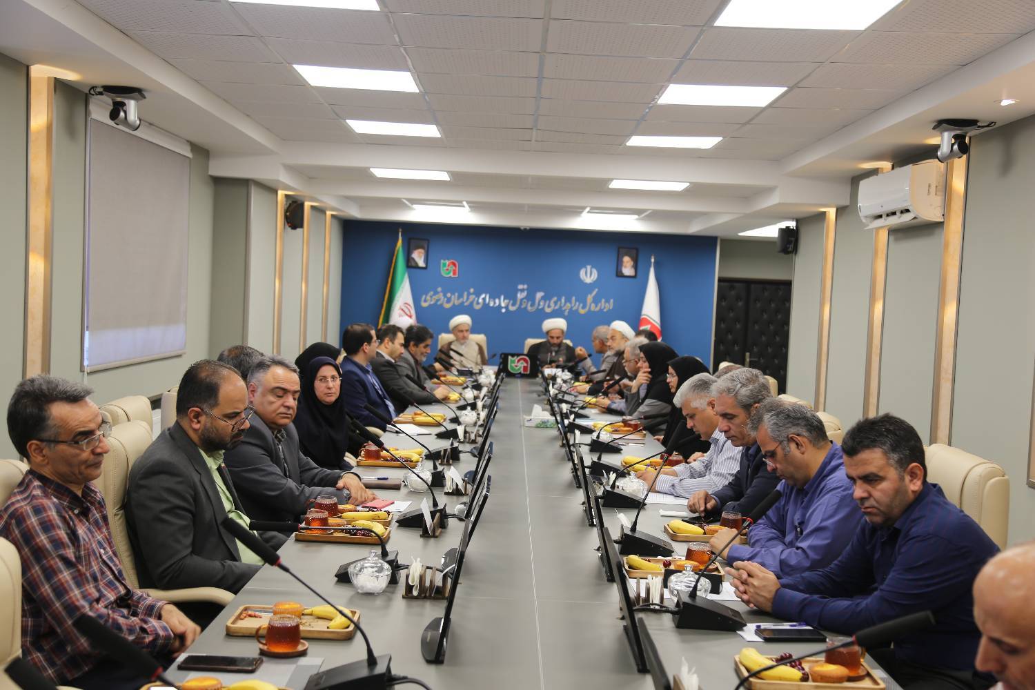 شورای اقامه نماز راهداری و حمل و نقل جاده ای استان برگزار شد/تا پایان سال ۳۰ نمازخانه به بهرهبرداری میرسد