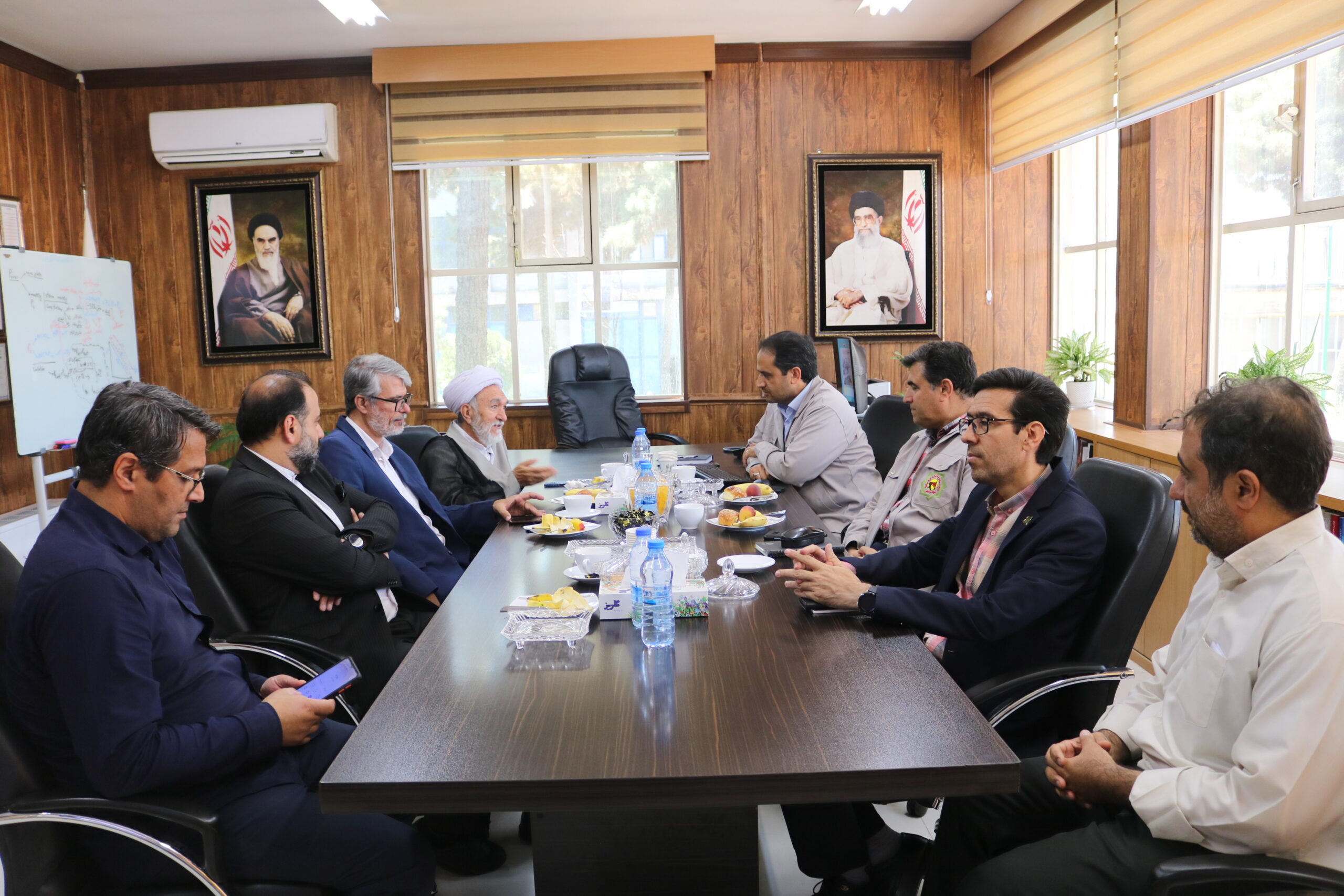 در راستای بازدید از مراکز کارگری، از نیروگاه تولید برق مشهد بازدید به عمل آمد