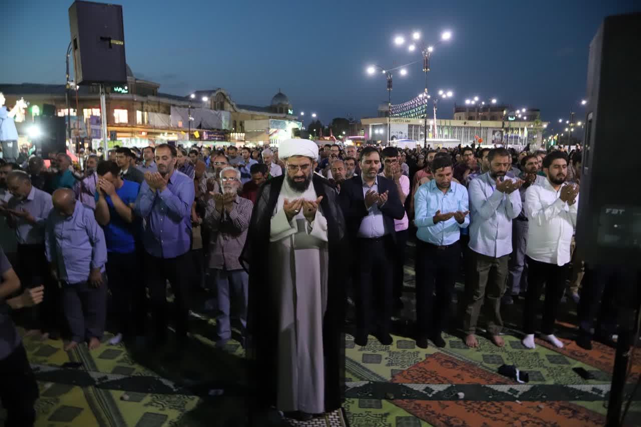 نماز جماعت در جشن کیلومتری غدیر در استان همدان اقامه شد