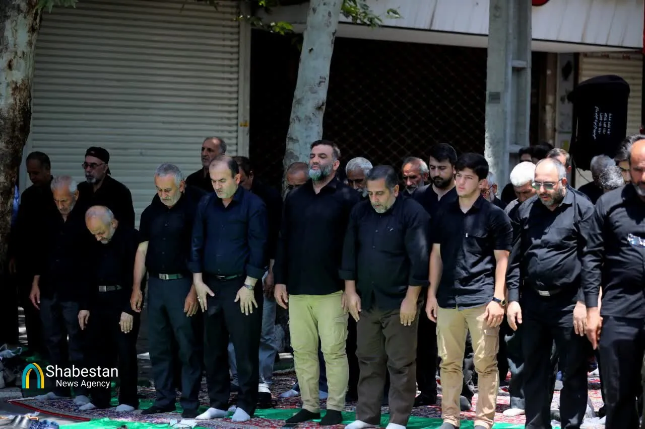 اقامه نماز ظهر عاشورا در گلستان