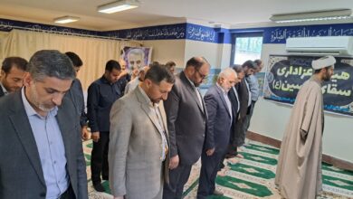 حضور استاندار لرستان در نماز جماعت اداره کل آبفا لرستان