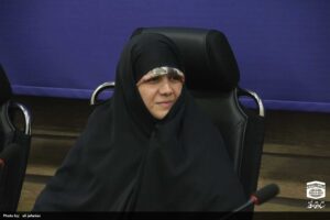 نشست صمیمی دختران دانش آموزان با رئیس ستاد اقامه نماز کشور