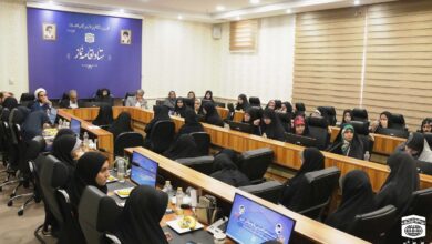 نشست صمیمی دختران دانش آموزان با رئیس ستاد اقامه نماز کشور