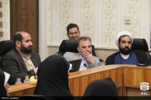 نشست صمیمی دختران دانش آموزان با رئیس ستاد اقامه نماز کشور