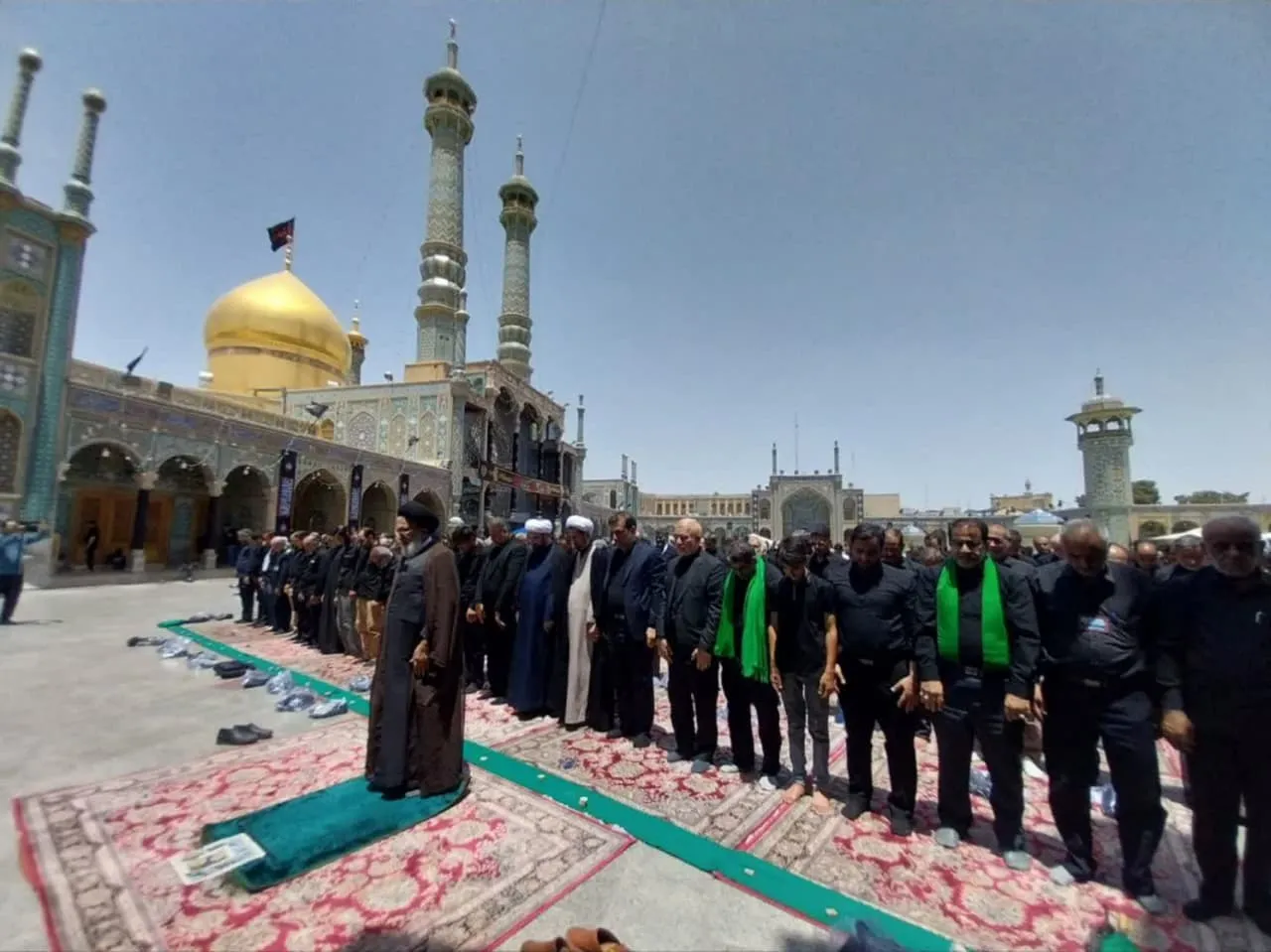 نماز ظهر و عصر تاسوعای حسینی در قم اقامه شد