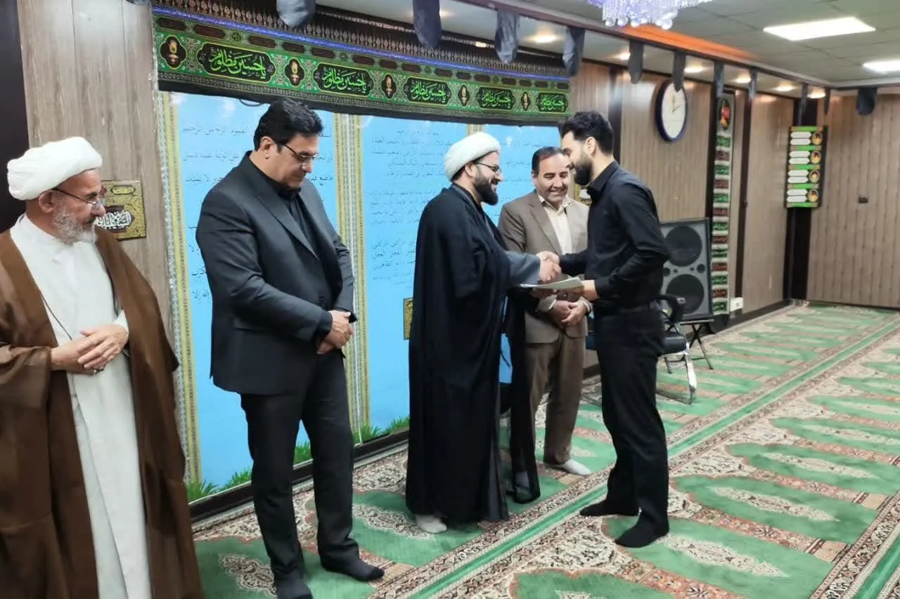 تقدیر از فعالین نماز اداره کل راهداری و حمل و نقل جادهای لرستان