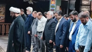 حضور استاندار لرستان در نماز جماعت اداره کل آموزش و پرورش