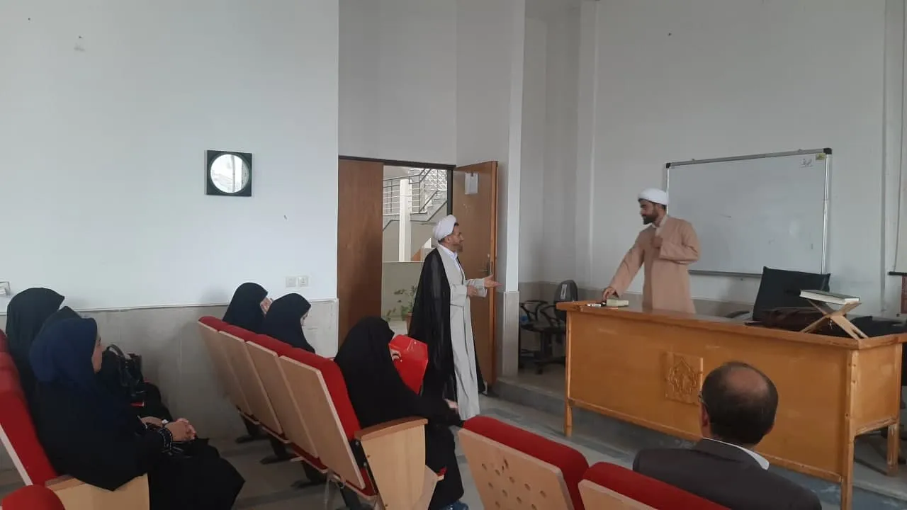 دوره هاي آموزشي اقامه نماز در شهرستان آمل برگزار شد