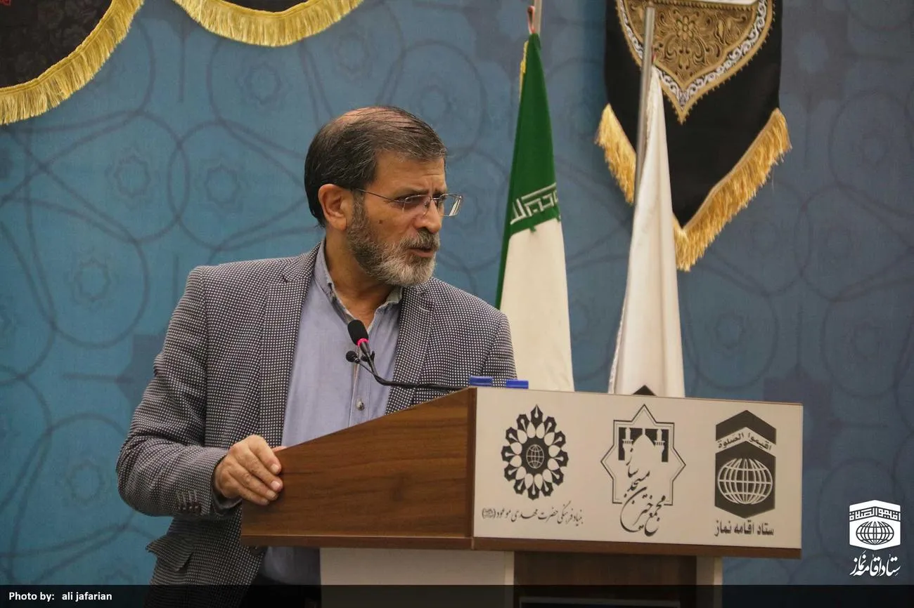 اولین محفل شعر نماز برگزار شد