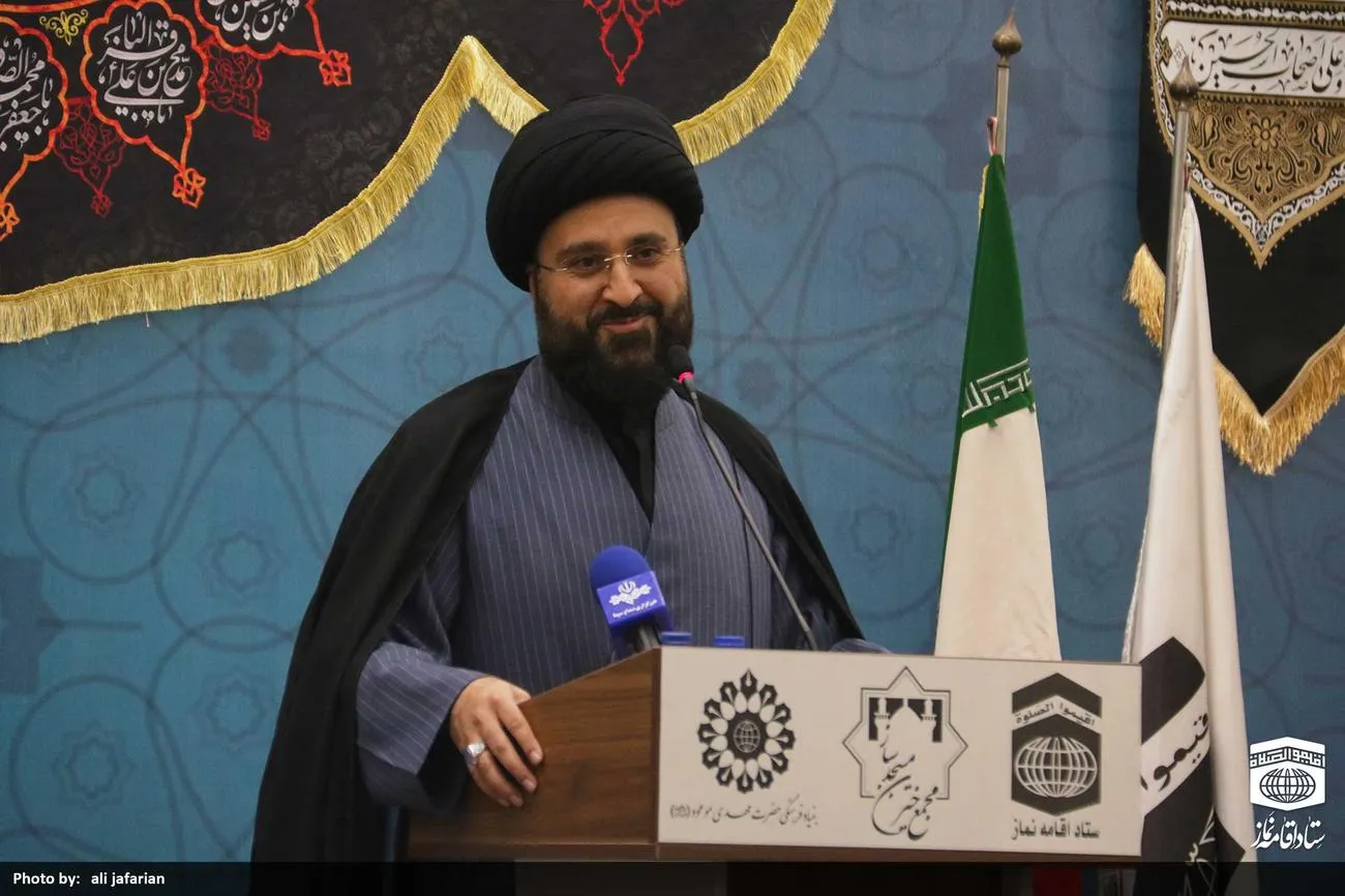 اولین محفل شعر نماز برگزار شد