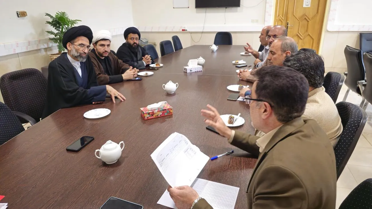 بازدید از اداره امور مالیاتی کاشان به مناسبت دهه ترویج فرهنگ و معارف نماز