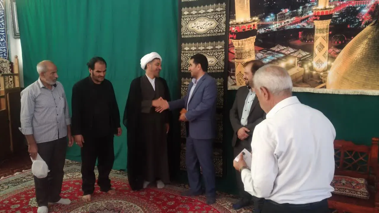 تقدیر از فعالان نماز و موذنین و مکبرین مساجد و ادارات استان لرستان