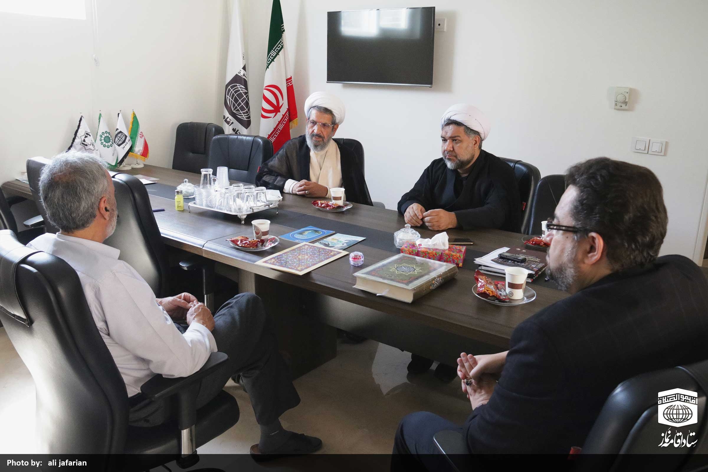 از دبیر شورای اقامه نماز شرکت فرودگاه ها و ناوبری هوایی ایران تقدیر شد