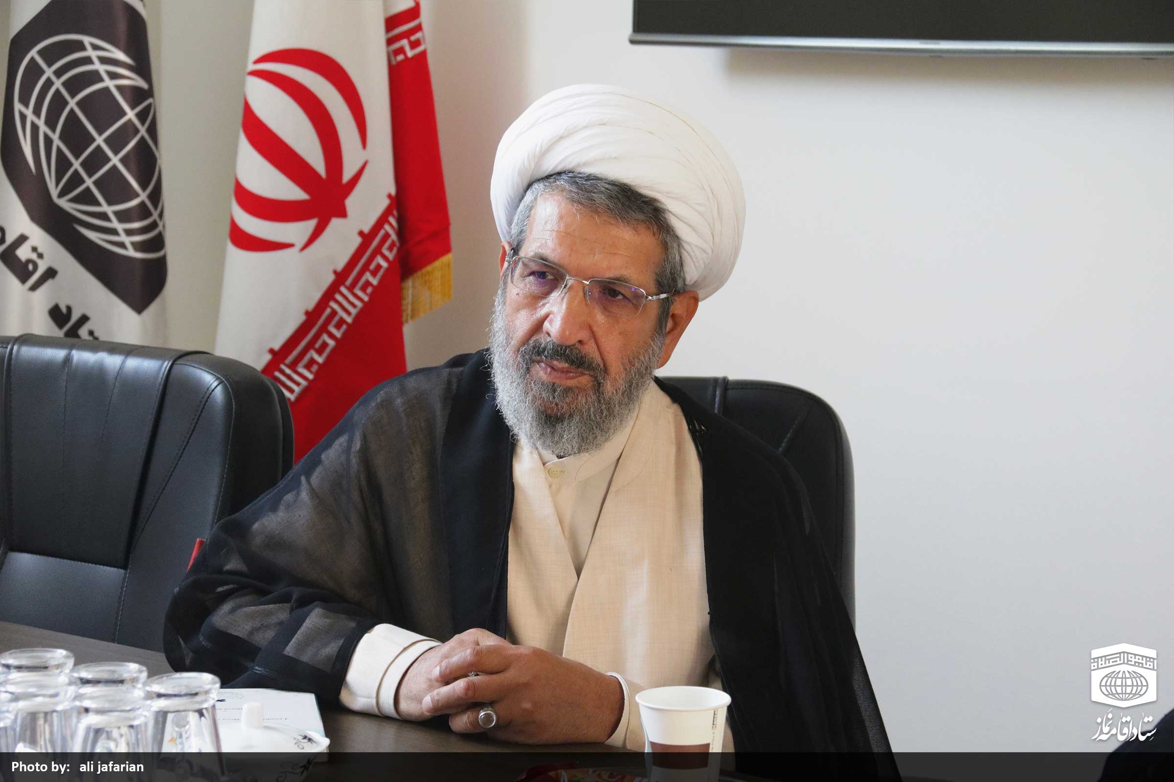 از دبیر شورای اقامه نماز شرکت فرودگاه ها و ناوبری هوایی ایران تقدیر شد