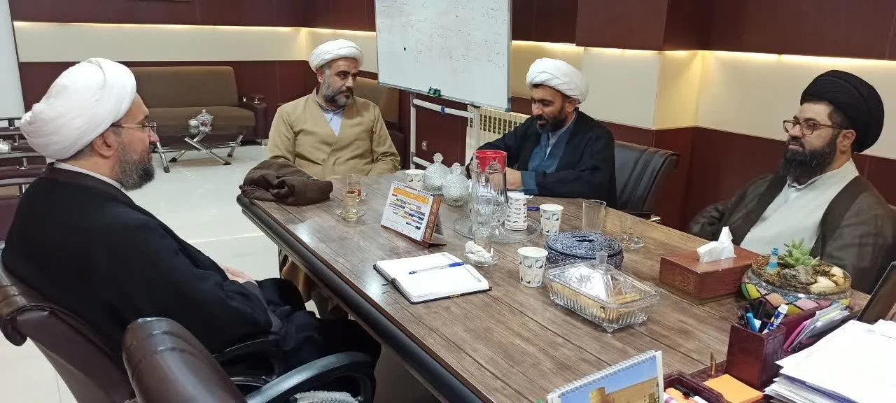 نشست منشور اقامه نماز مدارس و امامان جماعت استان البرز برگزار شد