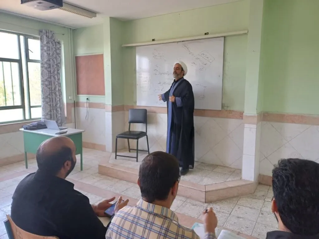 دوره آموزشی نماز ویژه دبیران پایه هشتم مدارس پسرانه چهارمحالوبختیاری برگزار شد