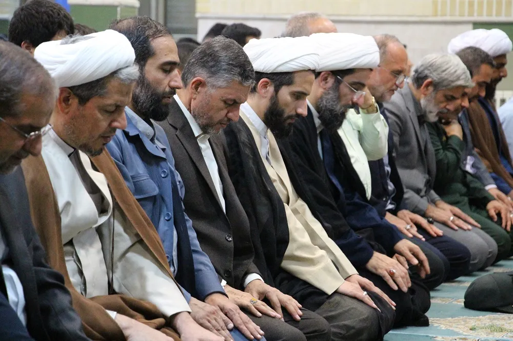 آیین زنگ نماز مدارس در قم برگزار شد