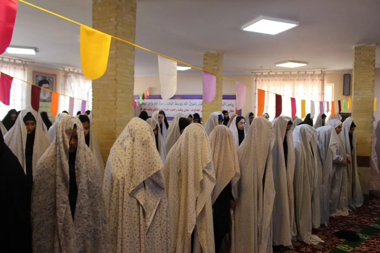آیین نمادین زنگ نماز در استان مرکزی