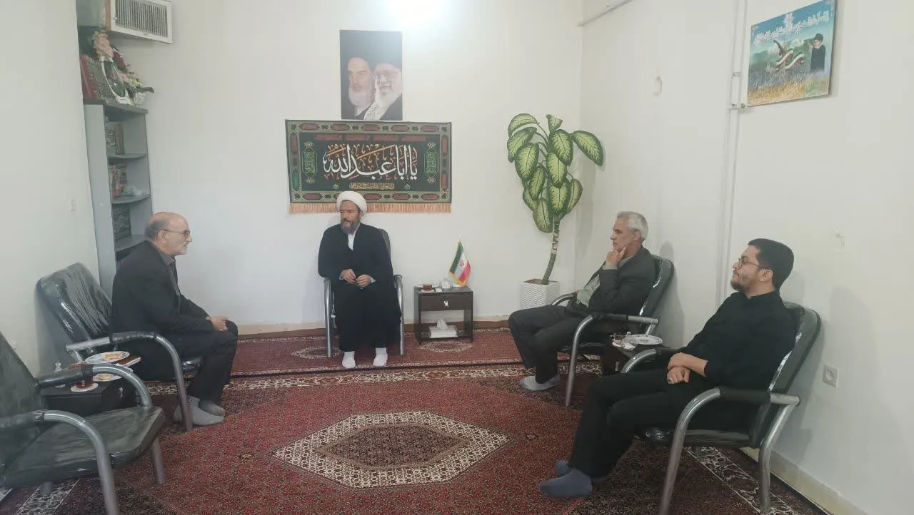 مدیر ستاد اقامه نماز با امام جمعه شهرستان بیجار دیدار کرد