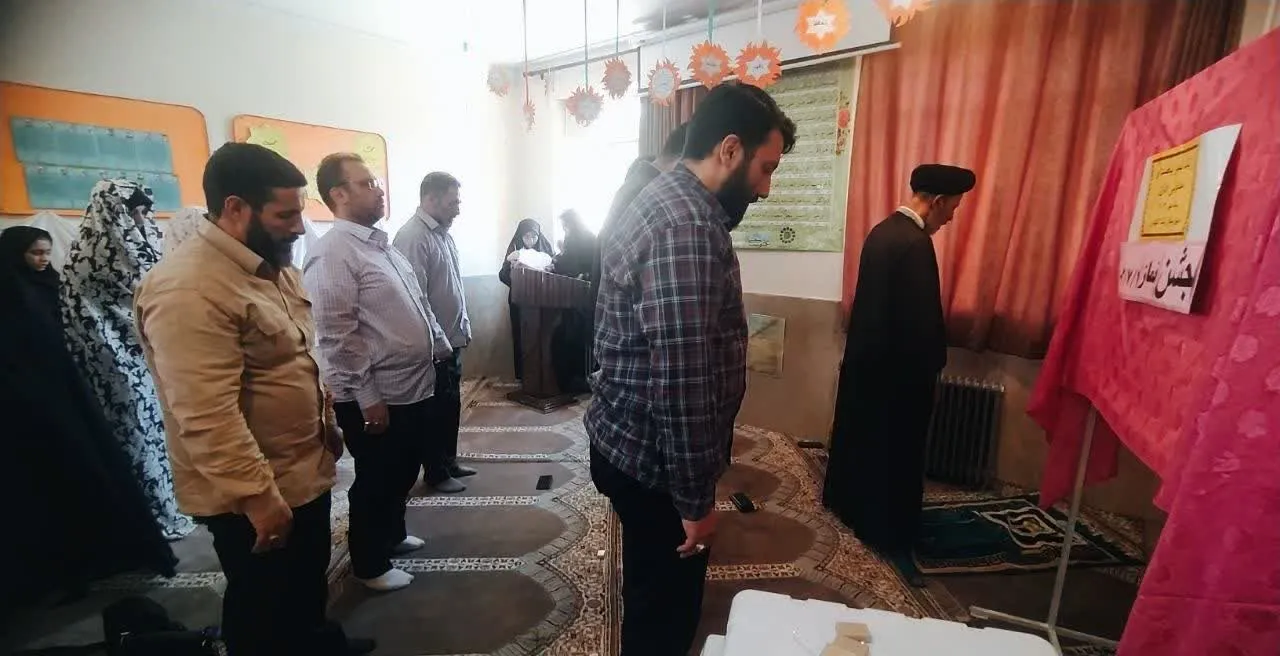 زنگ نماز در مدارس استان همدان نواخته شد
