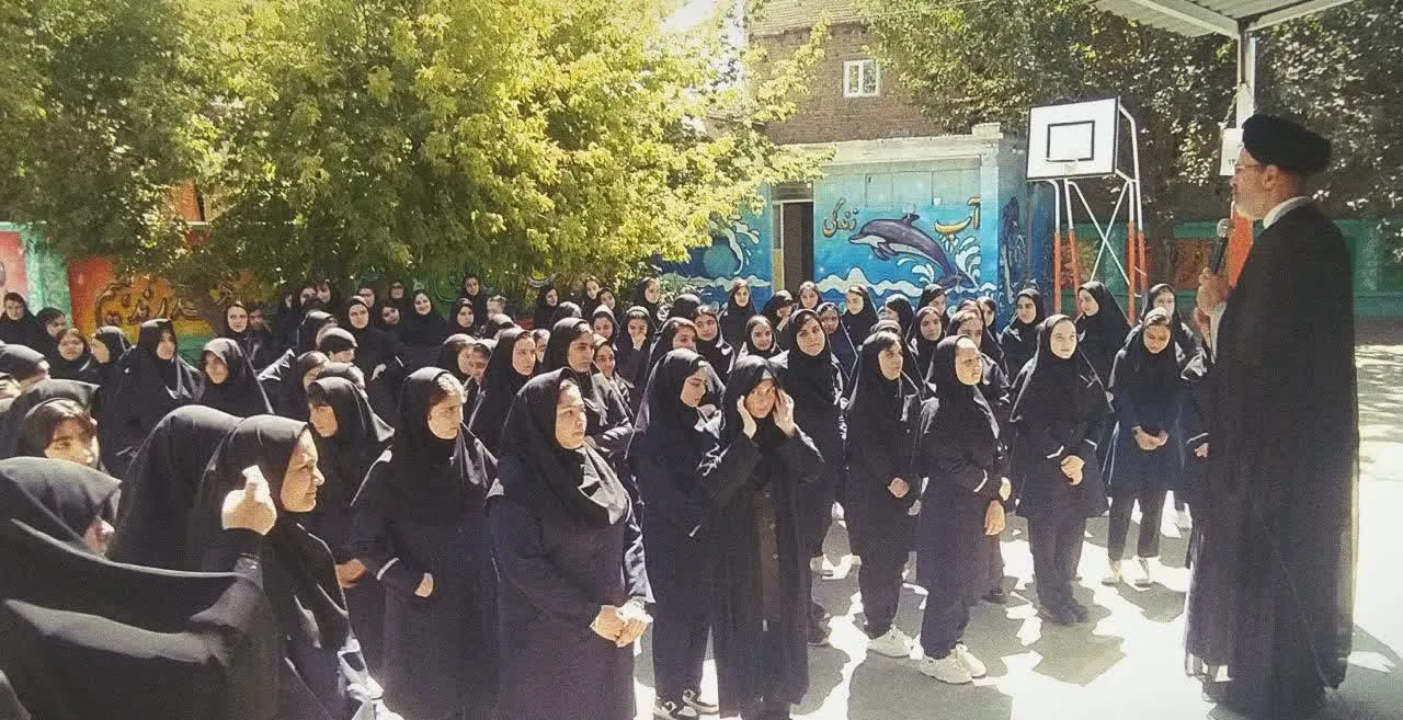 زنگ نماز در مدارس استان همدان نواخته شد