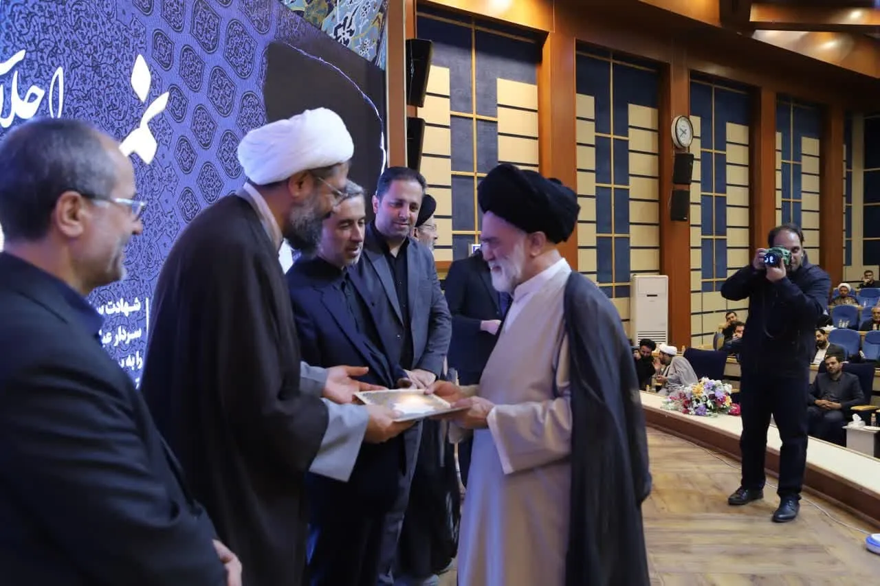 اجلاس استانی نماز در همدان برگزار شد
