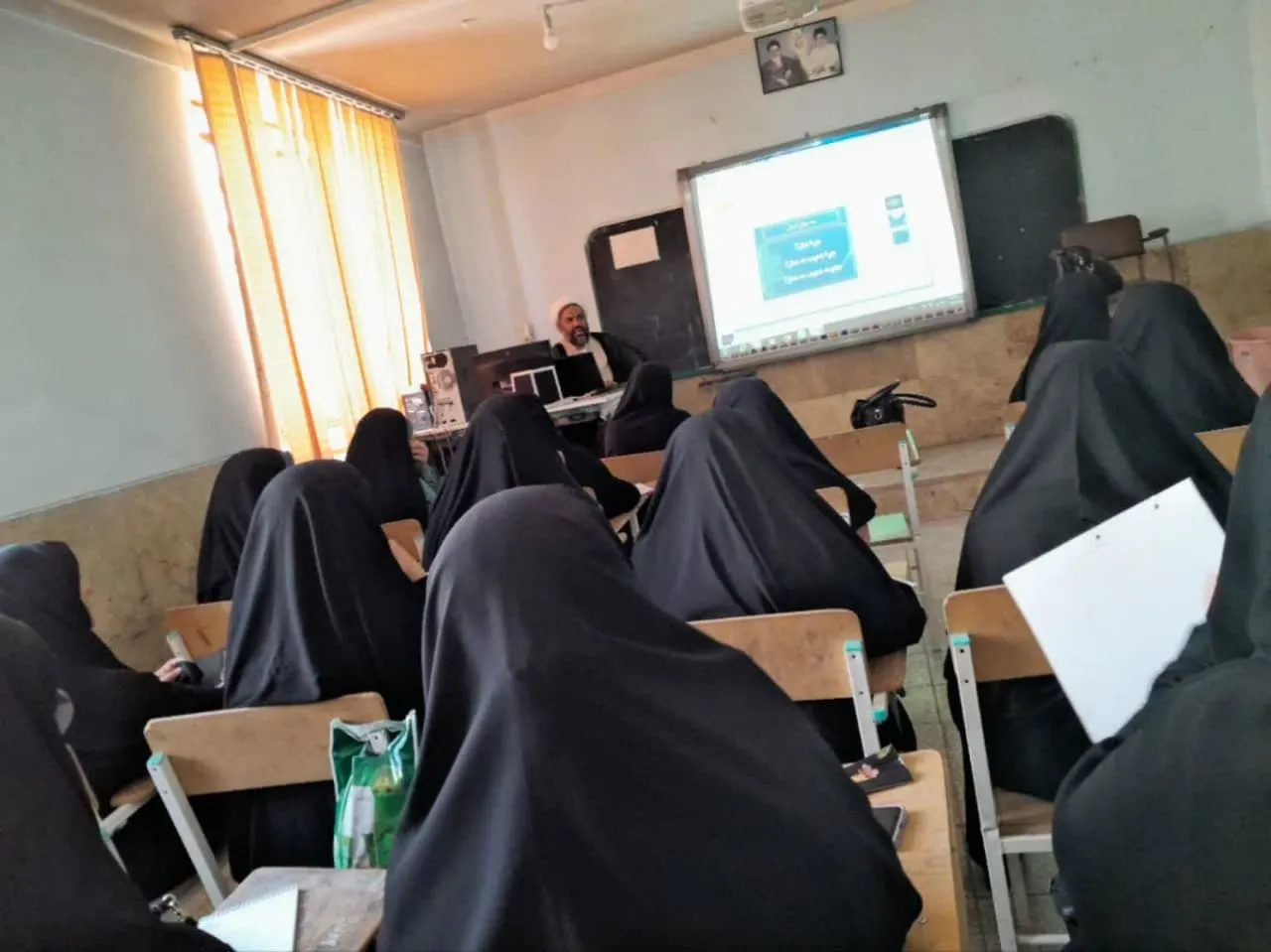 سه دوره آموزشی و مهارتی در جهت توسعه و تعمیق فرهنگ نماز در کرمانشاه برگزار شد