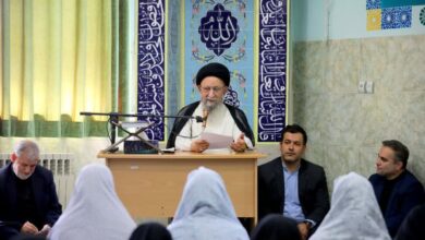 اقامه نماز جماعت دانش آموزی توسط نماینده ولی فقیه در گلستان