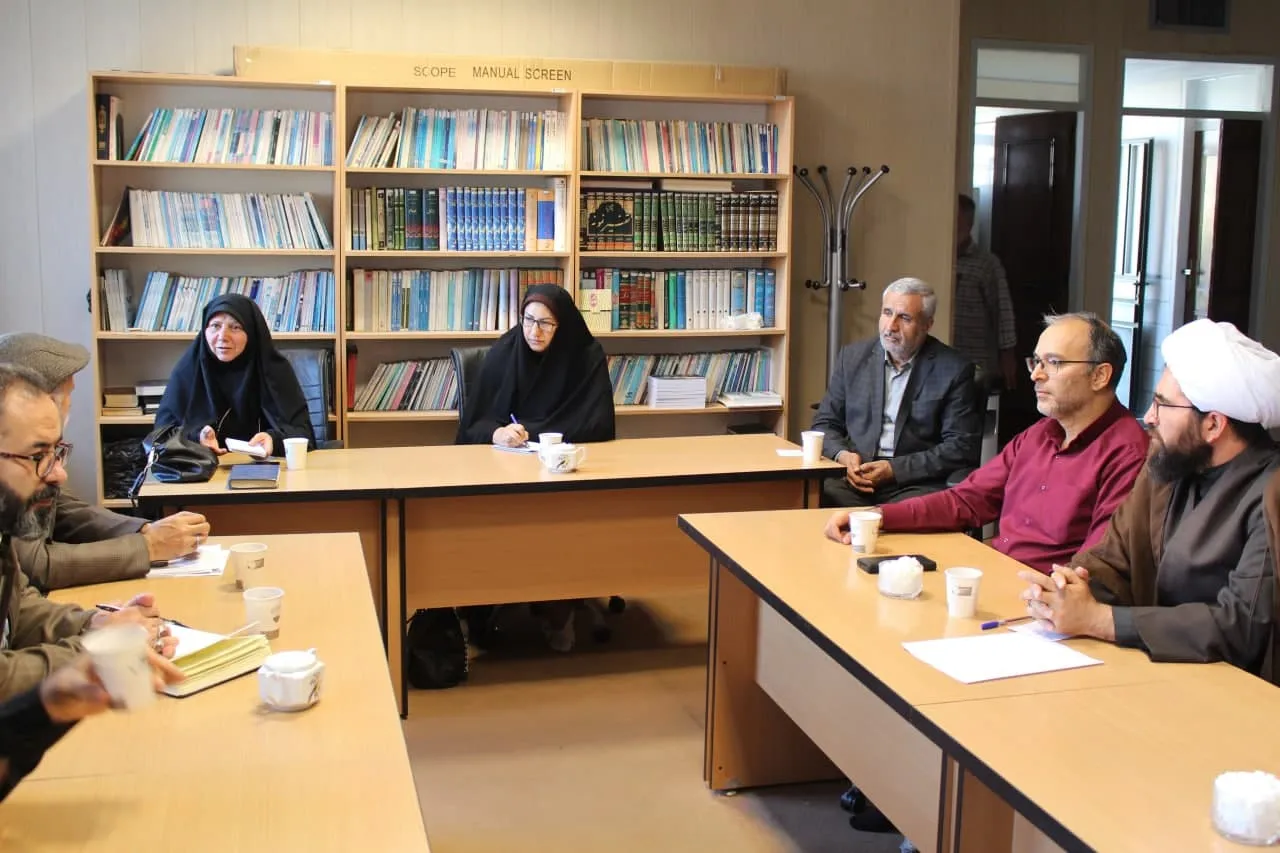پنجمین جلسه یاوران نماز استان مرکزی