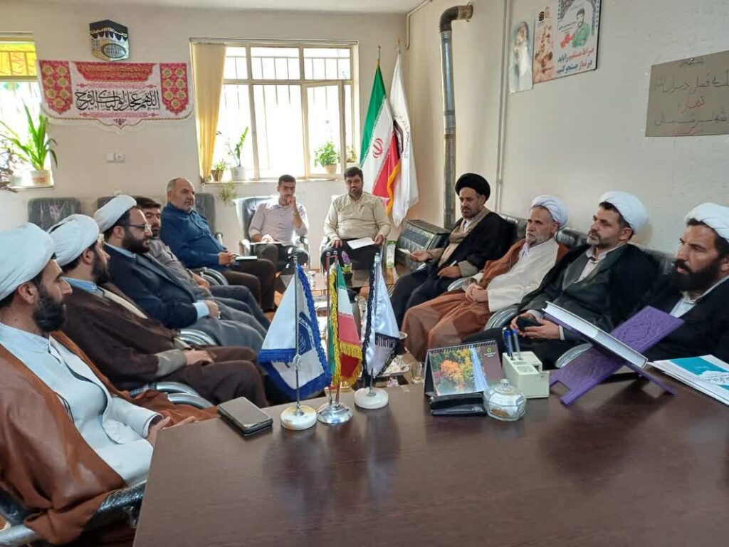 دومین جلسه فصلی دبیران اقامه نماز شهرستان ها در شهرکرد برگزار شد