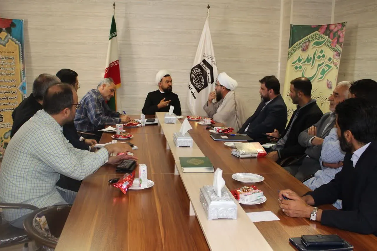 جلسه شورای مشورتی مدیر ستاد اقامه نماز با موثرین و منتخبین دبیران شورای اقامه نماز دستگاه های اجرایی استان سمنان برگزار شد.