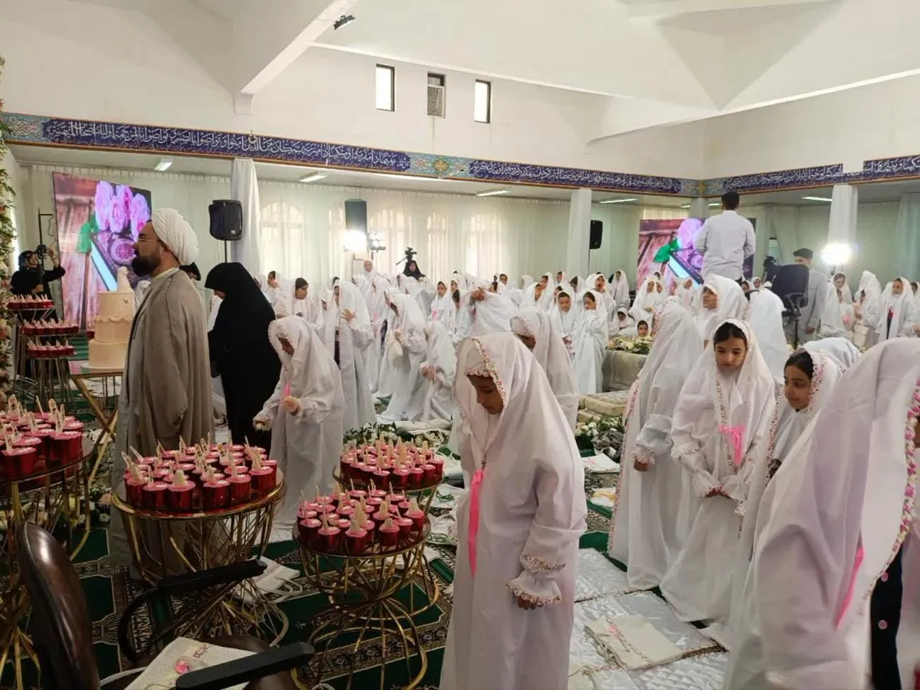 جشن بزرگ تکلیف و تجلیل از نو مکلفین خانواده کمیته امام خمینی استان سمنان برگزار شد.