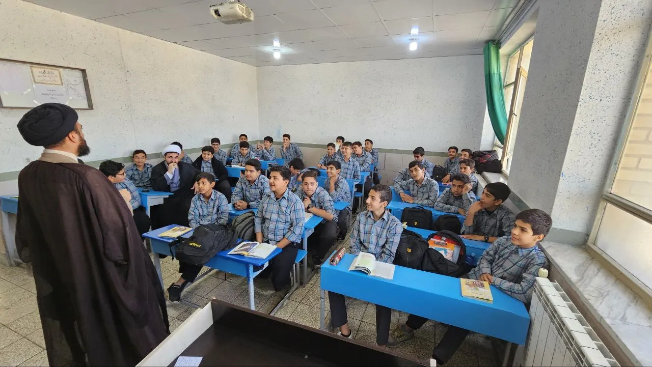 دومین طرح نشست معارف نماز در سطح مدارس کاشان برگزار شد