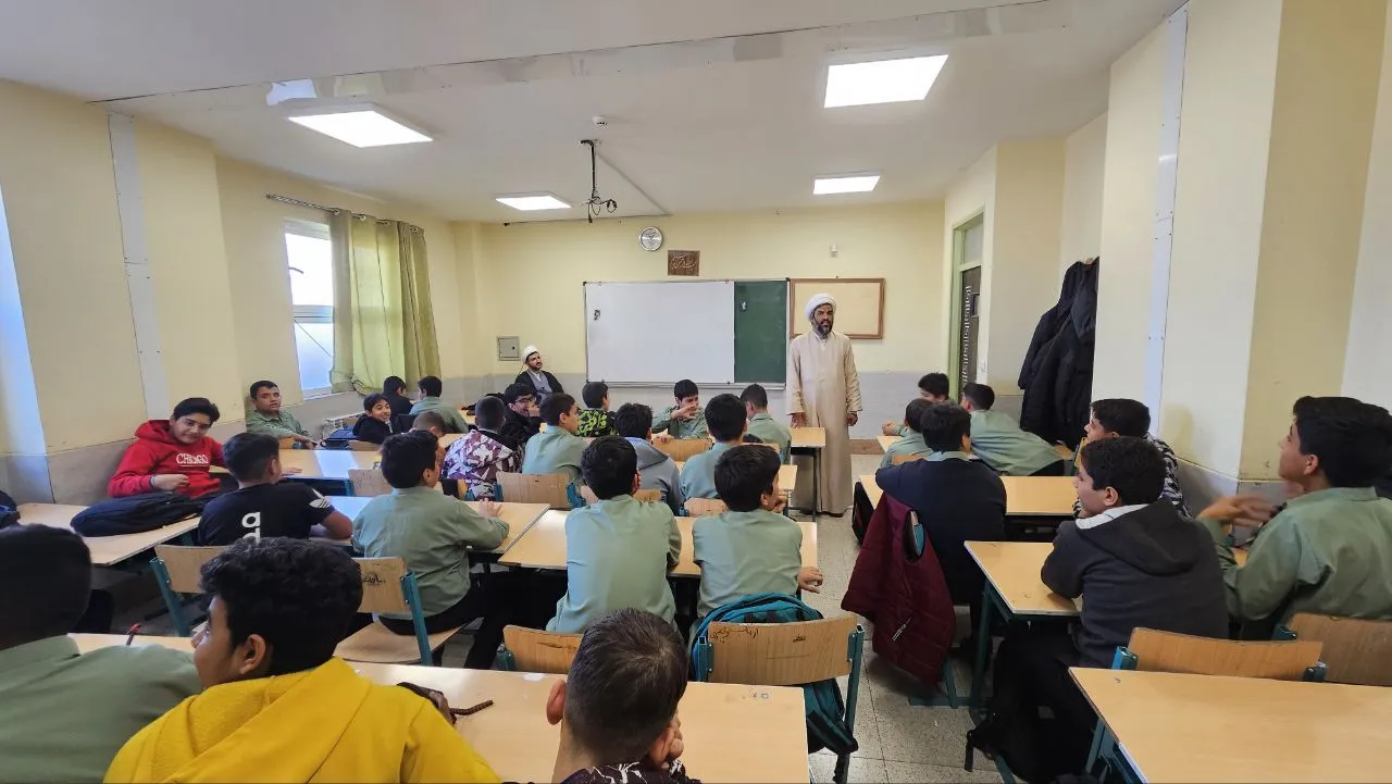 دومین طرح نشست معارف نماز در سطح مدارس کاشان برگزار شد
