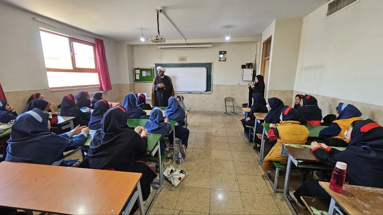 دومین طرح نشست معارف نماز در سطح مدارس کاشان برگزار شد