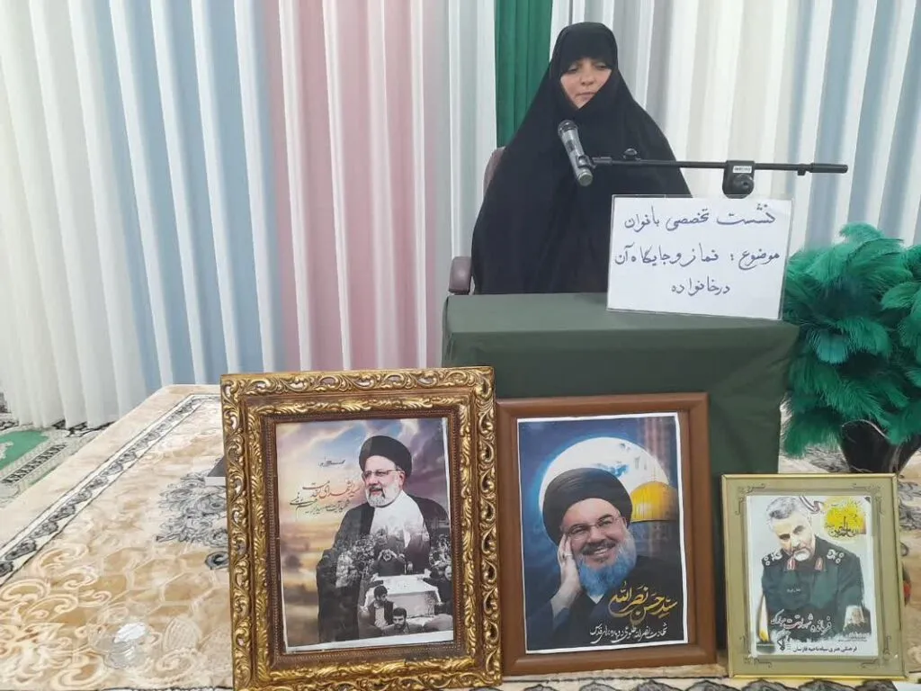دوره آموزش همگانی نماز در محلات ویژه بانوان خانه‌دار شهرستان فارسان برگزار شد