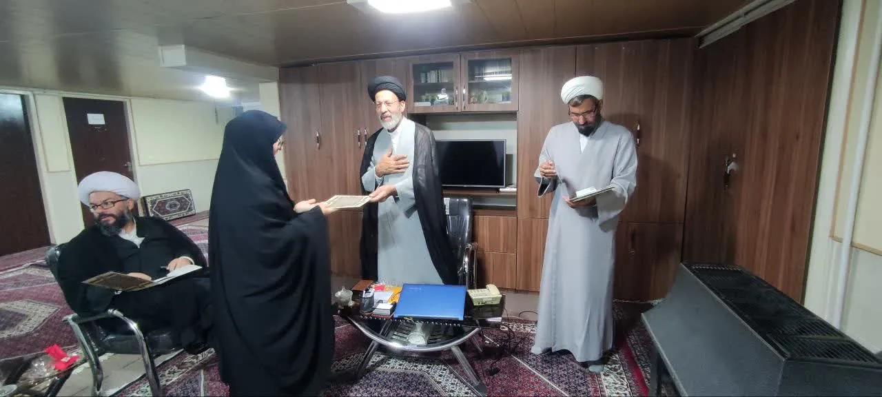 جلسه تجلیل از هیئت داوری و ارزیابی ستاد اقامه نماز استان همدان برگزار شد