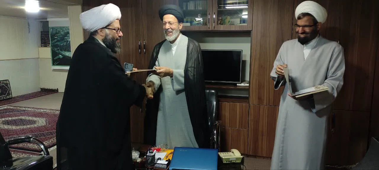جلسه تجلیل از هیئت داوری و ارزیابی ستاد اقامه نماز استان همدان برگزار شد