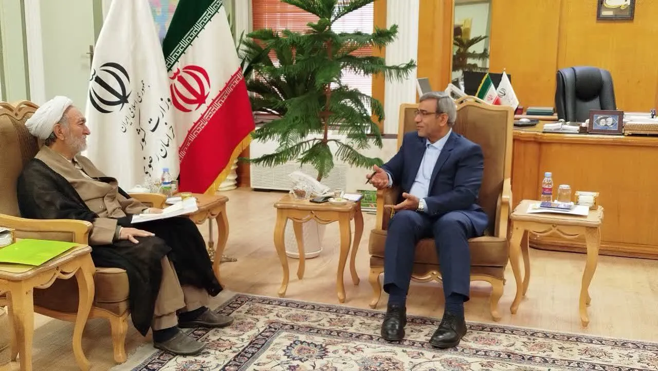 در راستای توسعه و ترویج فرهنگ نماز مدیر ستاد اقامه نماز با استاندار جدید خراسان رضوی دیدار کرد