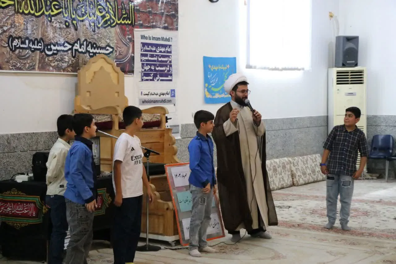 نشست صحیح خوانی نماز در مدرسه اروندرود دهلران برگزار شد
